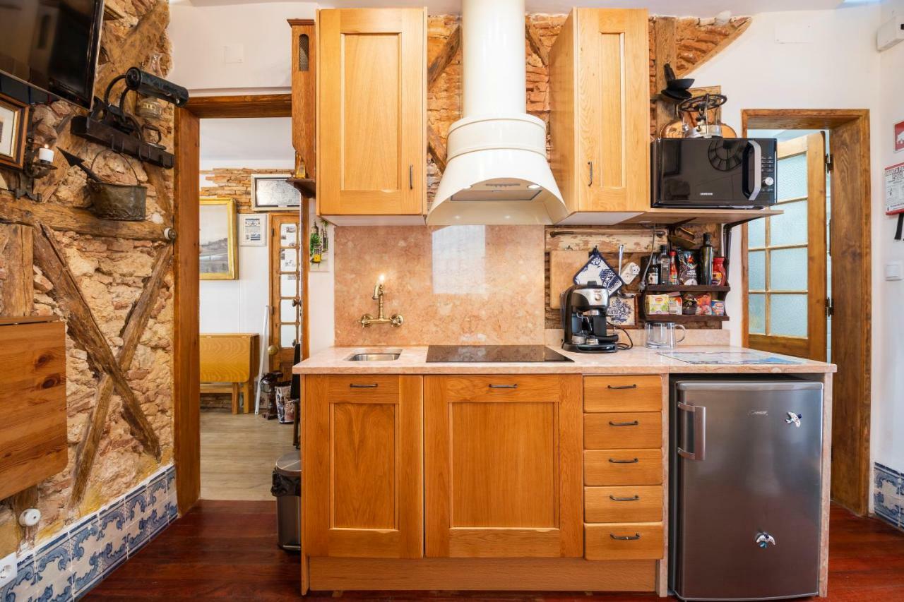Romantic Medieval Apartment Lisbon