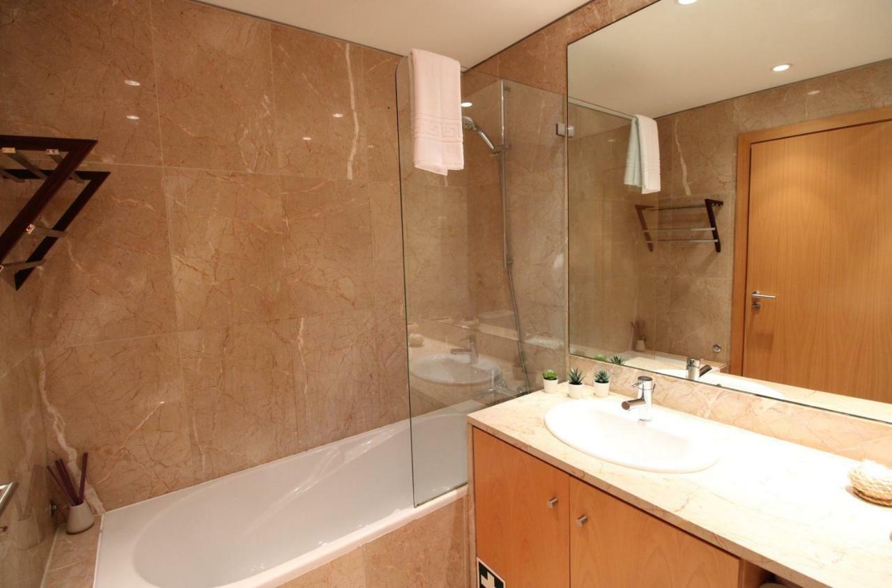 Parque Nacoes River View ,free Wifi Apartment