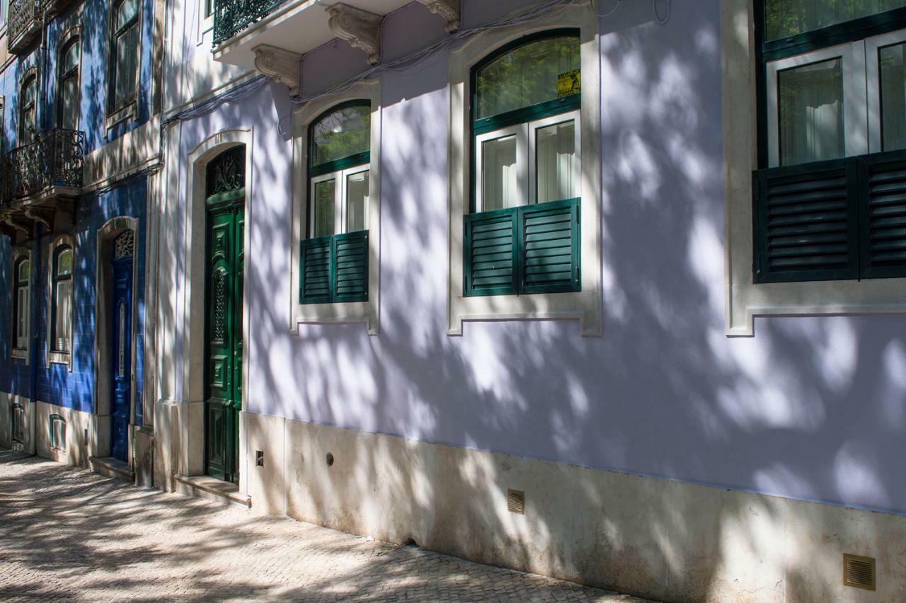 Happy In Apartment Lisbon