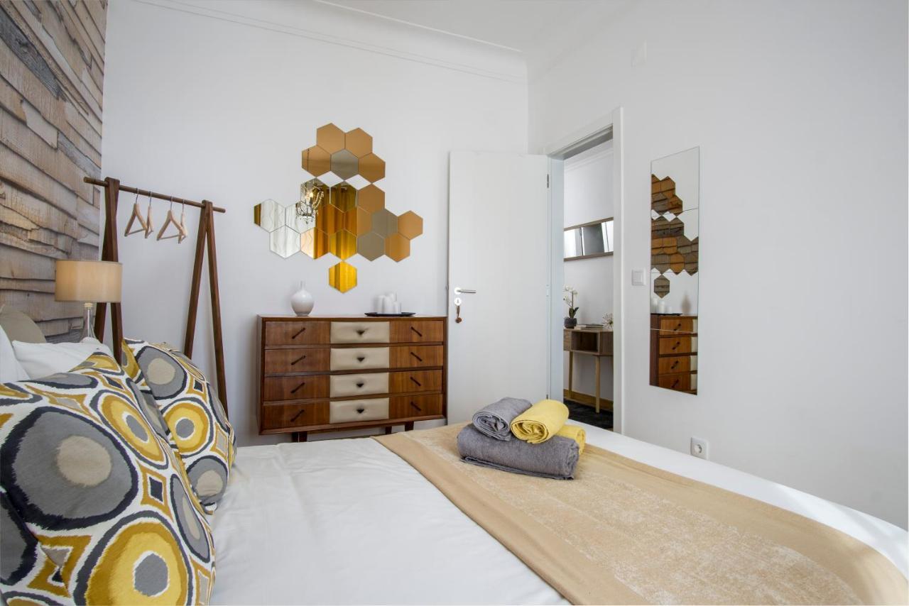 Apartment Sunny In A Typical Neighborhood Lisbon