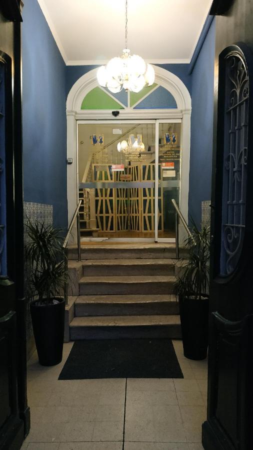 Glam Guest house *