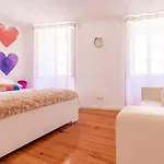 Inloveapartments - One Love, One Heart