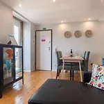 Graceful 2Bdr Duplex Apartment By Lovelystay