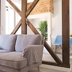 Liberdade Stylish Apt With Balcony