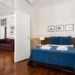 Correeiros Downtown Duplex & Deluxe Apartment