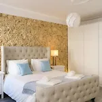 Liberdade Stylish Apt With Balcony