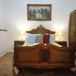 Antique M1 R1 - Amazing Double Room With Shared Bathroom In Marques Pombal