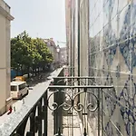 Charming & Modern Flat Close To Time Out Market
