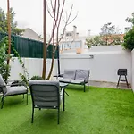 Lovely & Bright Family Flat W/ Patio
