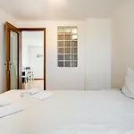 Apartamento Com Terraco E Churrasqueira