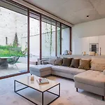 Hidden Pearl W/ Patio & Pool By Lovelystay