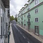 Lovely Patio Getaway In Lisbon