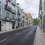 Lovely Patio Getaway In Lisbon