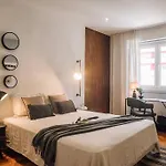 Soum - 2 Bedrooms In Alvalade