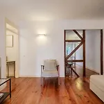 Romantic Gem In Santos