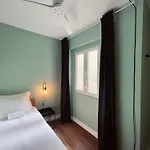 Avenue Hostel & Suites