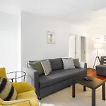 Whome Central City Serenity: Entrecampos Terrace Haven