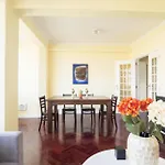 Spacious Apartment In Belem