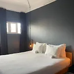 Avenue Hostel & Suites