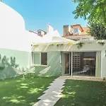 Madragoa Modern Apartments
