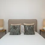 Whome Classic Beauty & Modern Retreat In Rato