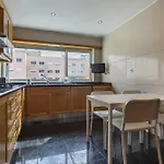 2 Bedroom Large Apartment By Innkeeper