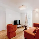 Lisbon Orange House - Stunning One-Bedroom Apartment 2E
