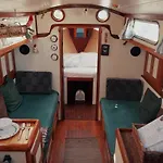 Cozy Lisbon Marina Sleepaboard - Sail Away