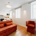 Lisbon Orange House - Elegant Two-Bedroom Apartment Rc E