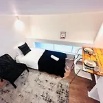 Central Lisbon Flat, Best Location In Town