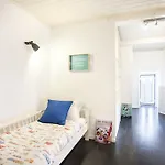 Lovelystay - Castle Hill Apartment