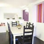 Lovelystay - Castle Hill Apartment