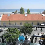 B.Mar Hostel & Suites
