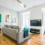 Modern Apartment In Chiado