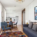Alfama Sophisticate Flat With Balconies 2Bedrs 2Baths & Ac In 19Th Century Building Historic Center