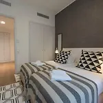 High Ceiling Duplex Apartment At Cais Do Sodre