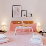 Charming Chiado 2Bedr W/Balcony And View