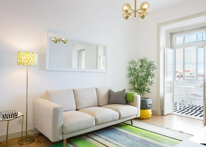 Amazing Lisboa! Views & Style In Historical Graca