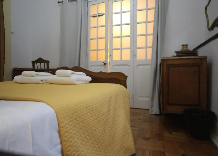 Antique M1 R1 - Amazing Double Room With Shared Bathroom In Marques Pombal