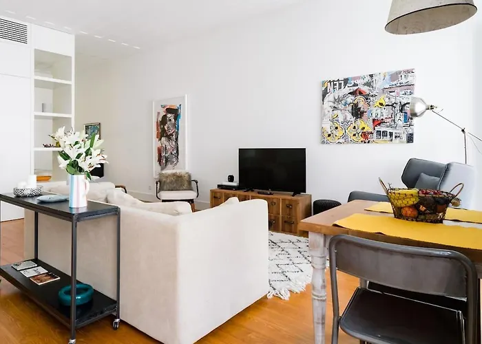 Charming & Modern Flat Close To Time Out Market