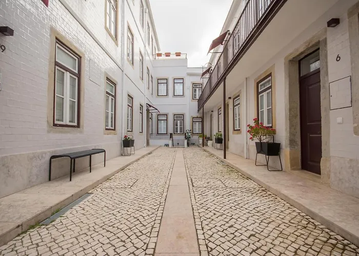 Charming Apartment In Private Condominium At Graca
