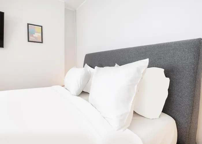 Olala Lisbon Oriente Suites C
