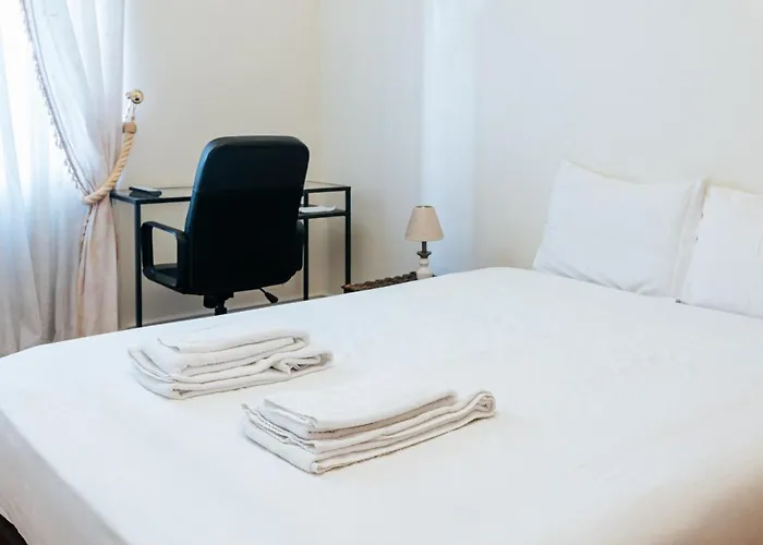 Double Bed Av Da Republic Room