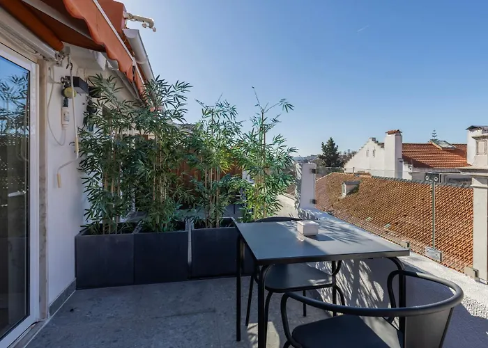 1Bdr Apartment With Ac And Terrace By Lovelystay