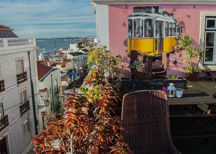 Alfama Patio Apartments