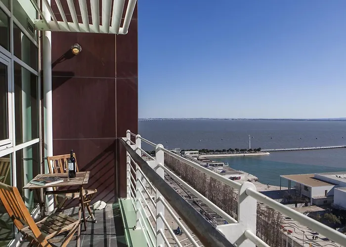 RENT4REST LISBON PARQUE DAS NAÇÕES 17Th FLOOR RIVER VIEW