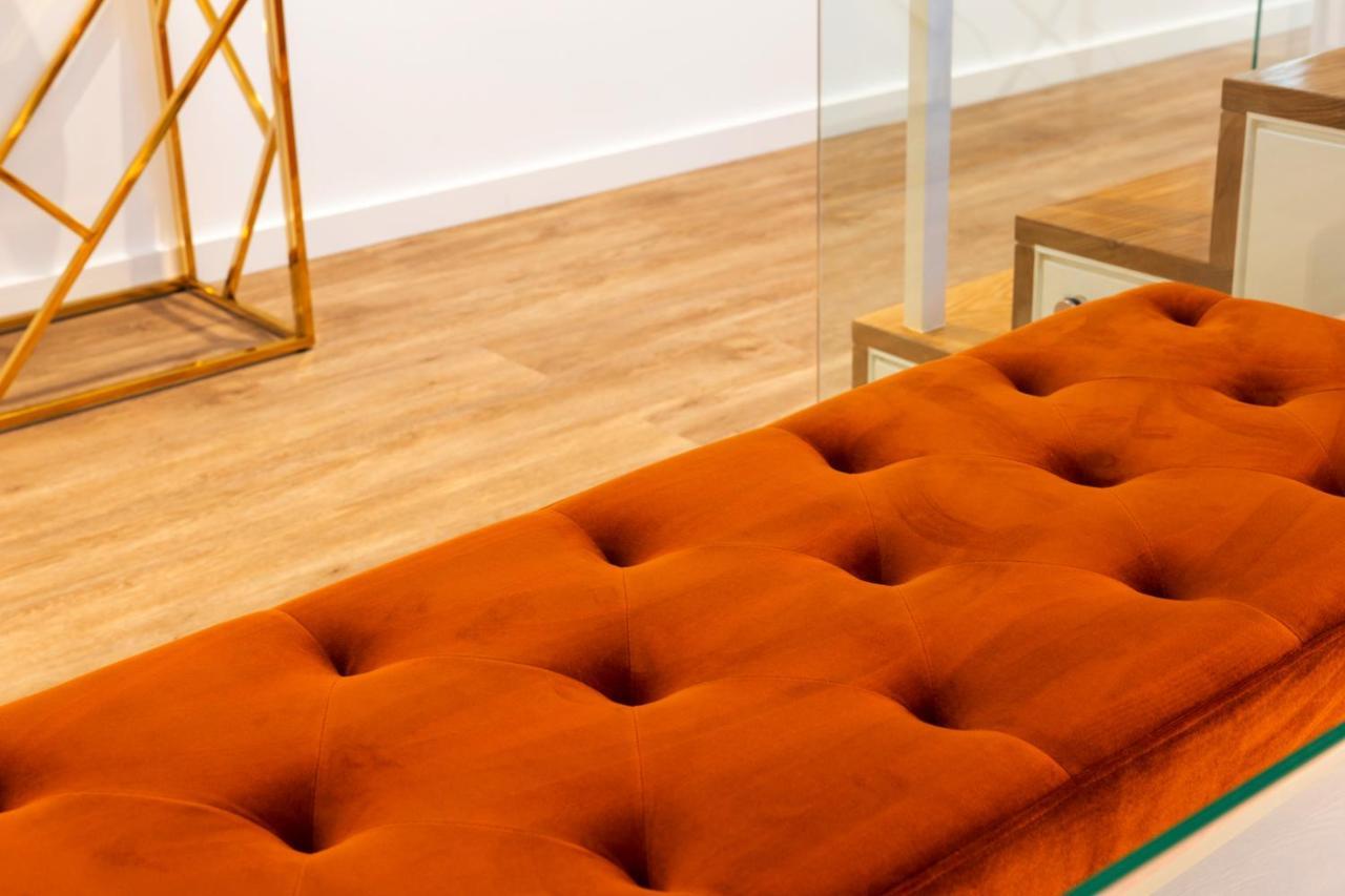 Stupendo-three Rooms-suite With Terrace -center -air Conditioning-free Park