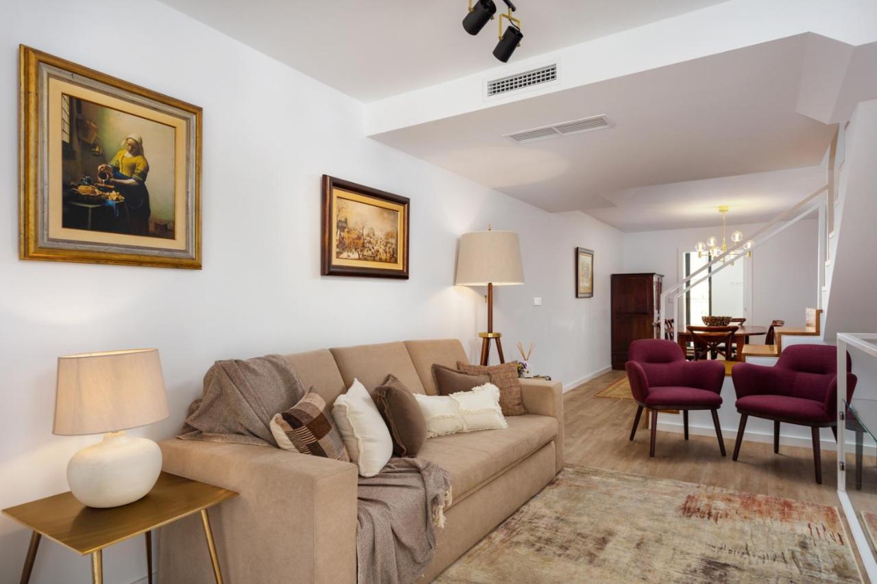 Stupendo-three Rooms-suite With Terrace -center -air Conditioning-free Park Apartment *