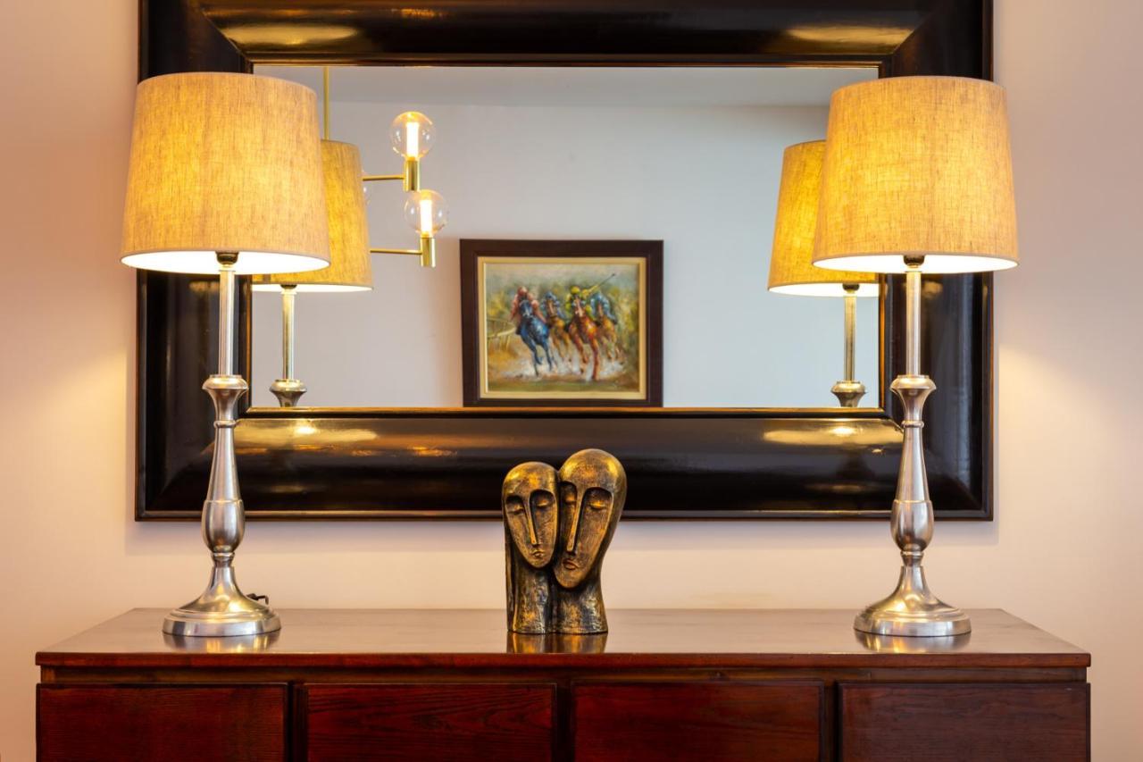 Apartment Stupendo-three Rooms-suite With Terrace -center -air Conditioning-free Park *