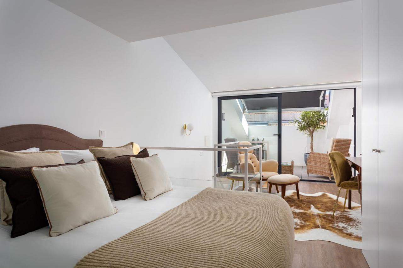 Stupendo-three Rooms-suite With Terrace -center -air Conditioning-free Park